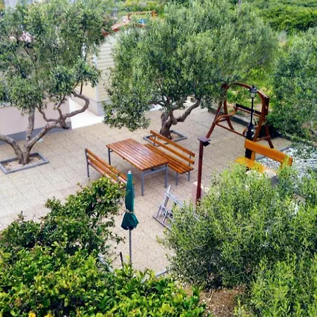 Apartment Manora 2 Bedroom Sucuraj
