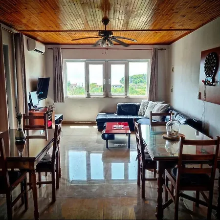 Manora 2 Bedroom Apartment Sucuraj