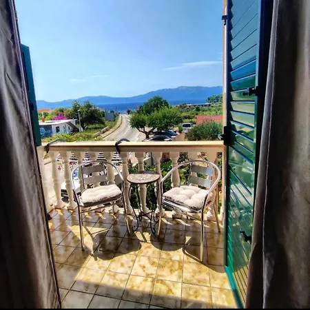 Manora 2 Bedroom Sucuraj