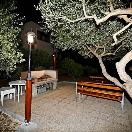 Apartment Manora 2 Bedroom Sucuraj