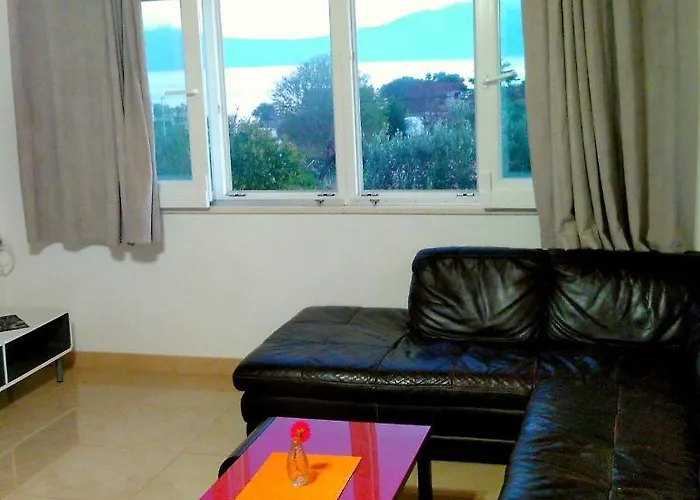 Manora 2 Bedroom דירה *