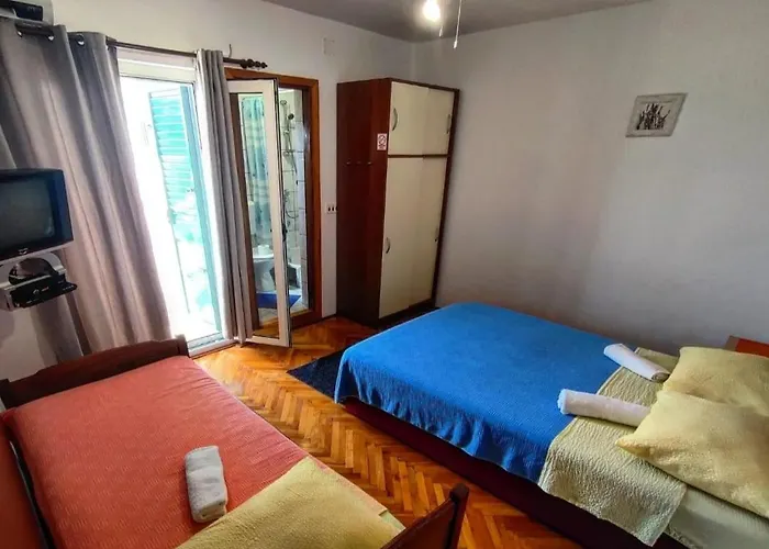 Manora 2 Bedroom Sućuraj