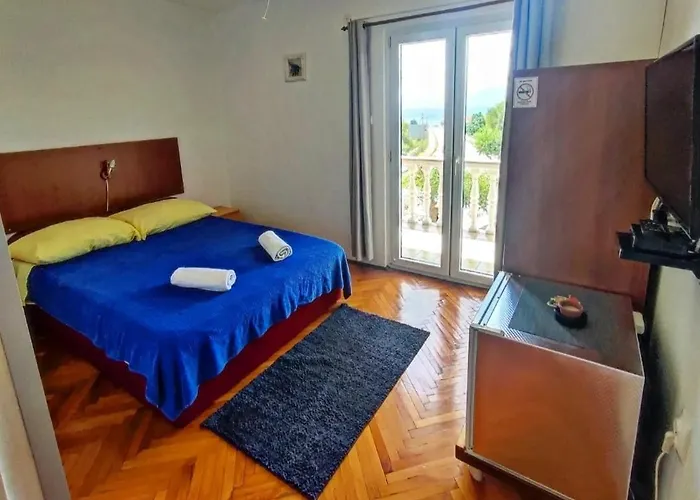 Manora 2 Bedroom דירה Sućuraj