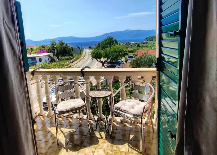 Manora 2 Bedroom Sućuraj