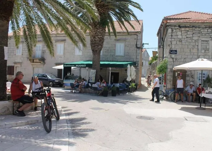 Manora 2 Bedroom דירה *