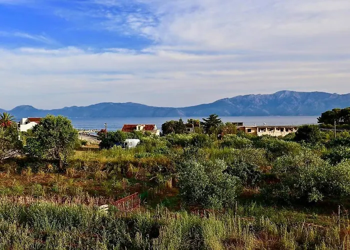 Manora 2 Bedroom Sućuraj